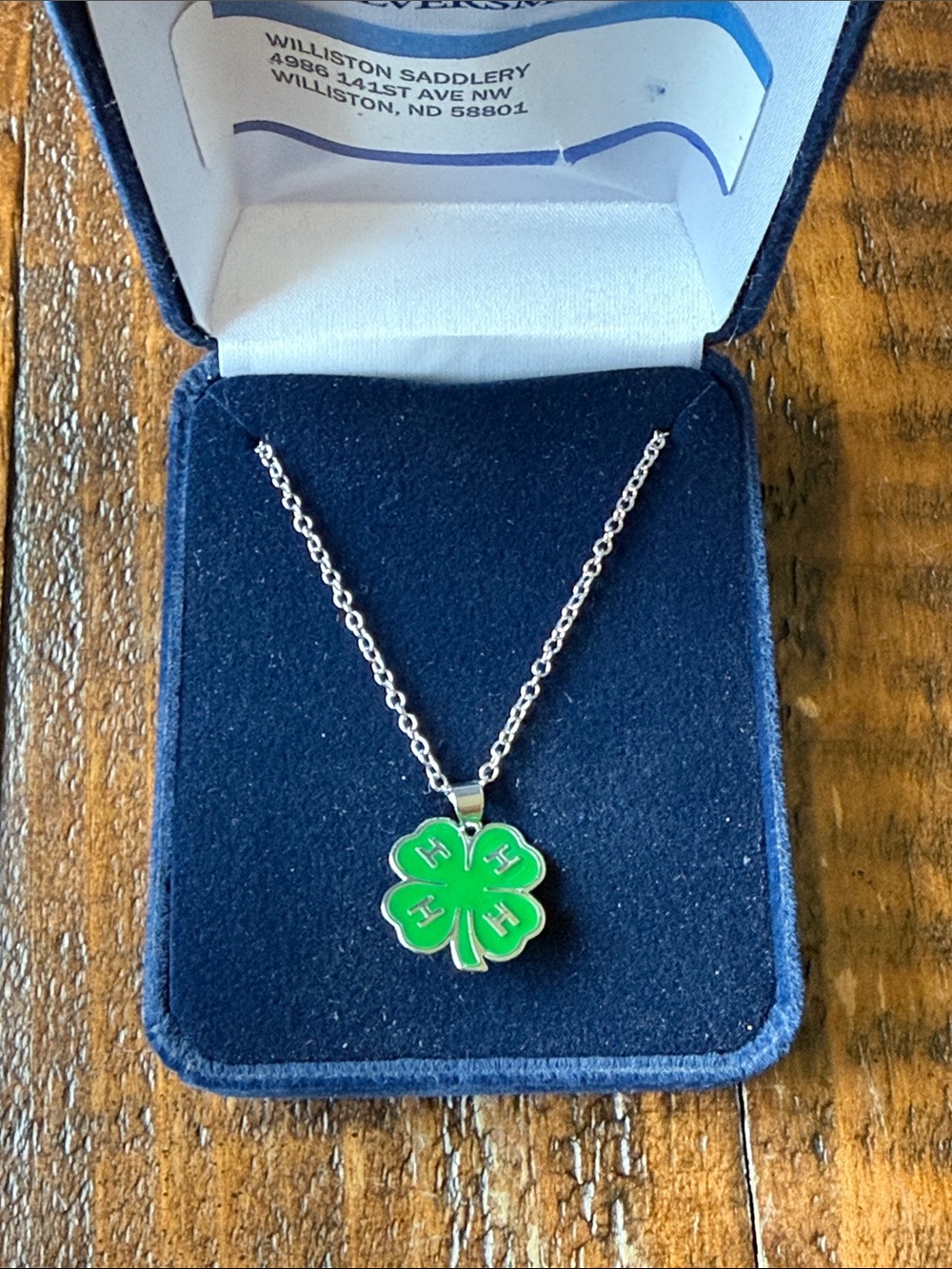 Montana Silversmiths 4-H Clover Emblem Necklace Silver Green NC6233 NIB